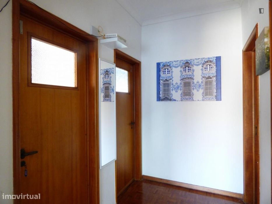 Quarto - localizado em Arroios Lisbon