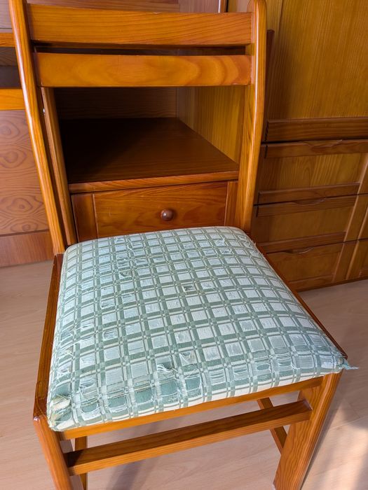 Secretária com cadeira