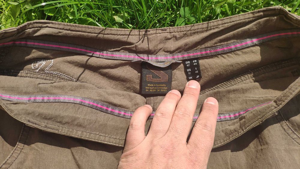 Жіночі шорти salomon cargo