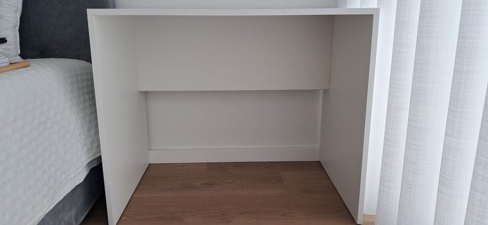 Secretaria  como nova