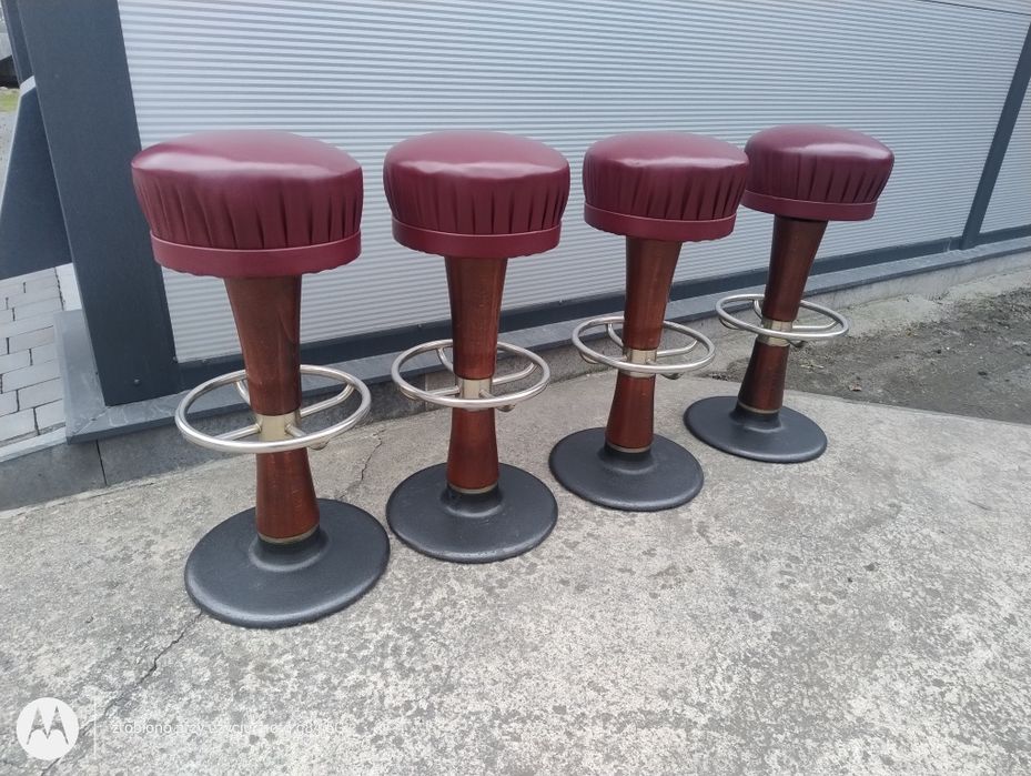 Hokery  z żeliwną podstawą skóra naturalna