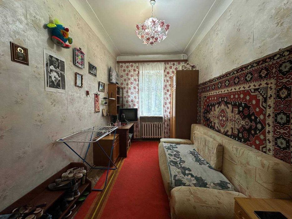 Васильківська 27/2, продаж 2к.кв. біля метро.
