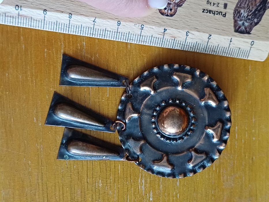 Broszka miedziana metaloplastyka cepelia prl dyndałki