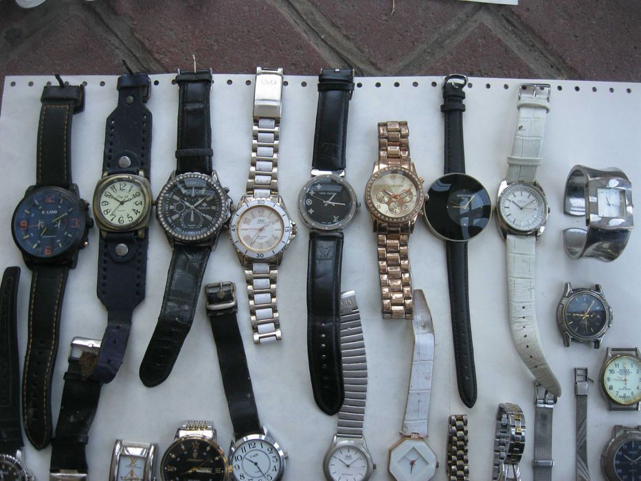 Продам часы наручные