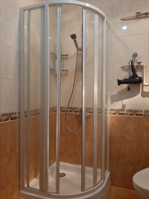 БЕЗ ОТКЛЮЧЕНИЙ СВЕТА. Посуточно, почасово. Центр