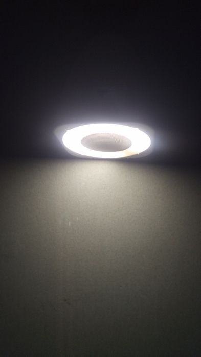 Лед лампочка колонка