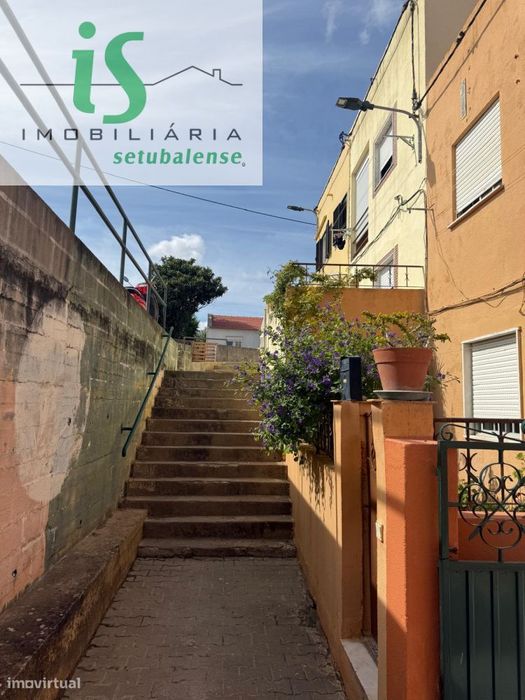 Moradia T4 Transformada Em T3 | Totalmente Remodelada | Casal De Figue