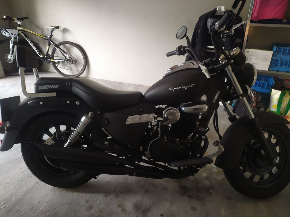 Keeway Superlight 125 para peças ou reparação 
Moto em muito bom estado estético. Motor avariado/partido. Documentos em dia.
Ideal para projeto, subst