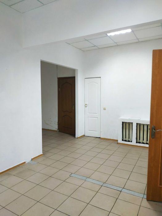 Аренда Помещения свободного назначения  Днепровский район пр-кт Мира 13 1/5к 50м шикарное месторасположение, всё есь рядом! 18000грв