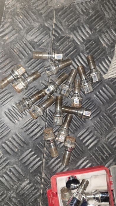 болты под конус для титанов шкода фабия 2004г. 14х1,5