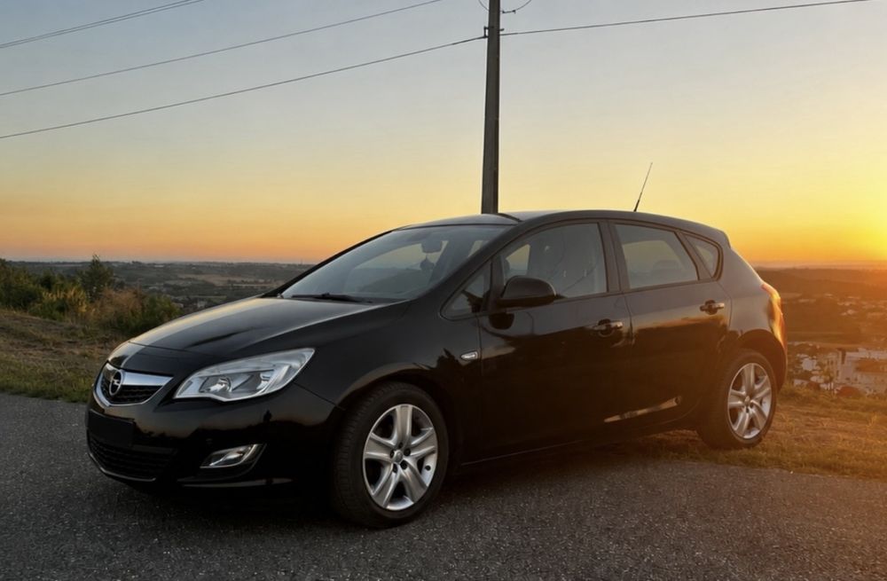 Opel Astra J 1.4 Turbo Cosmo | 124 mil km | Excelente Estado