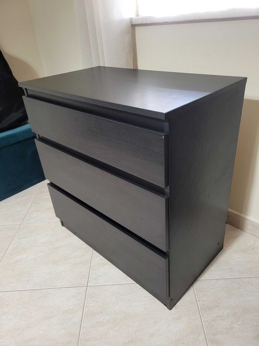 Cómoda ou mesa de cabeceira Ikea preta