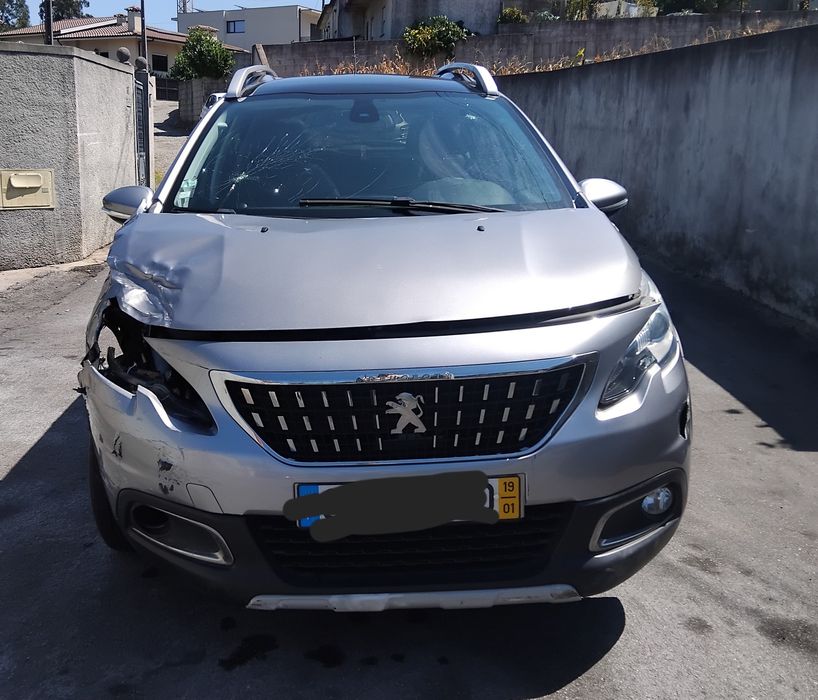 Vendo peugeot 2008 1.2  130 cv de 2019 nacional acidentado salvado