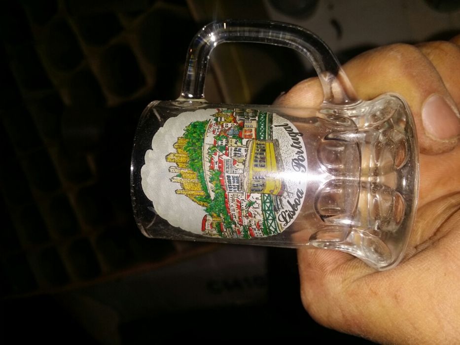 120 copos pequenos em vidro de sintra