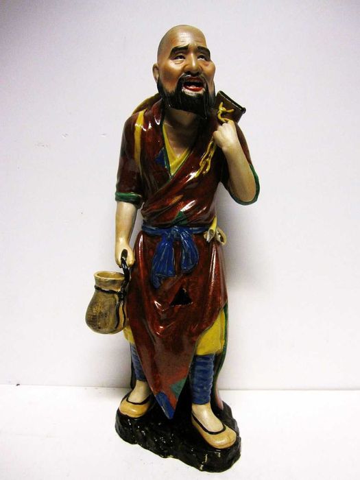 grande, fantástica figura asiática em porcelana policromada -28,5 cm