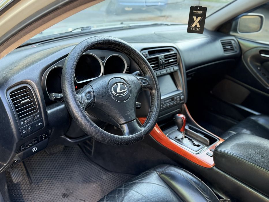 LEXUS GS 300 Автомобиль в хорошем состоянии для своих лет