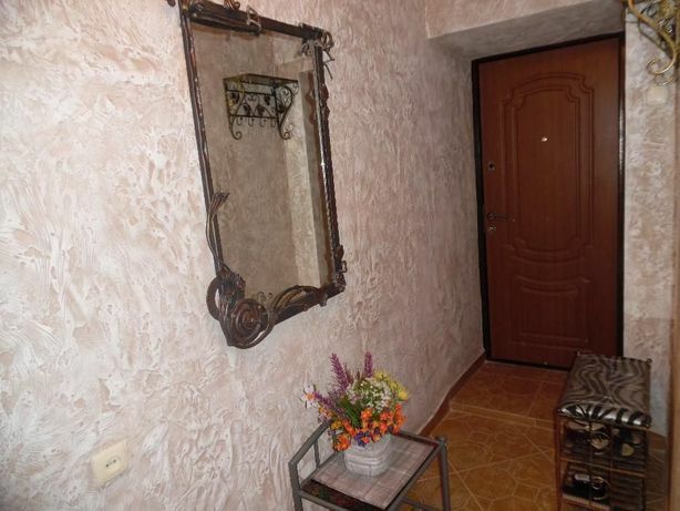 Подобово,ЦЕНТРІ, 1-2 кім,Соборна 58,фіск.чек,чиста!!!