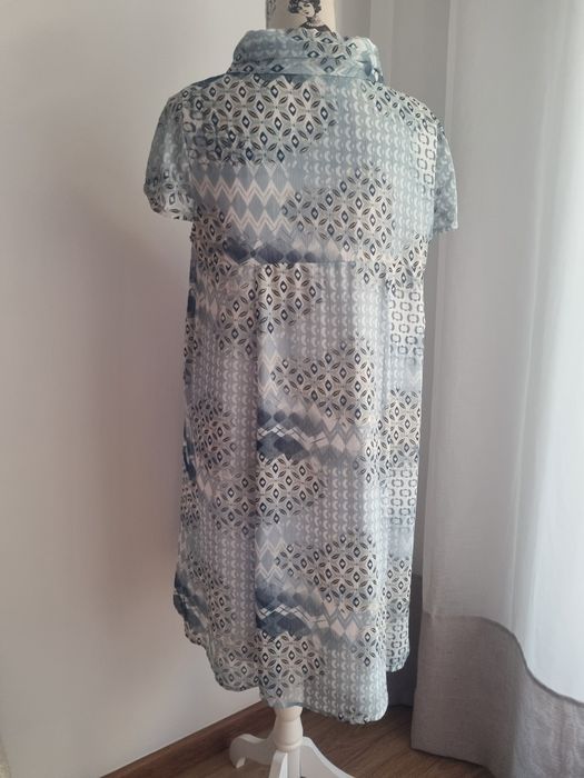 OFERTA PORTES - Vestido Azul e Branco com Bolsos da Kriss (Tamanho M)