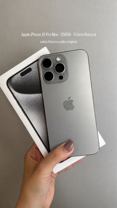 Apple iPhone 15 Pro Max - 256GB - Titânio Natural