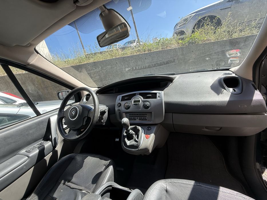 Vende se scenic muito bem estimado