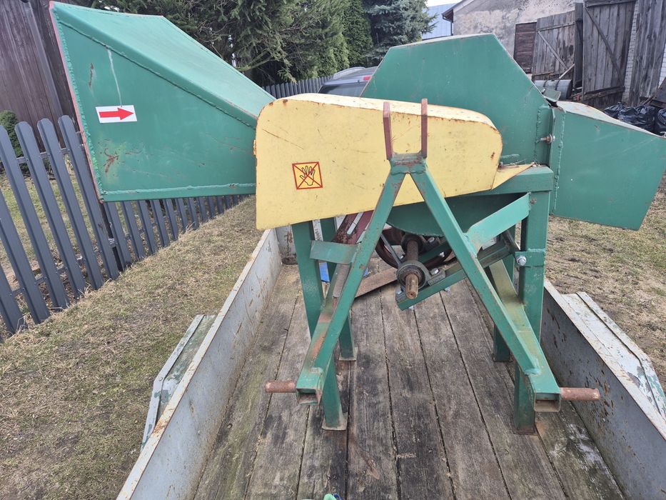 Rębak rozdrabniacz gałęzi