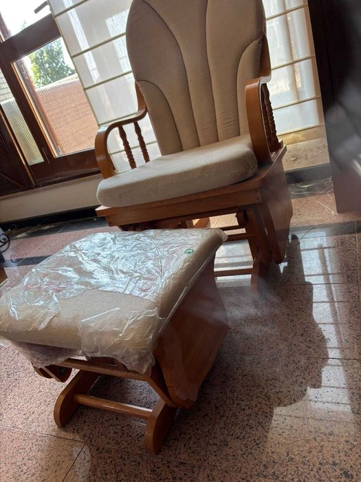 Cadeira de baloiço + Repousa pés