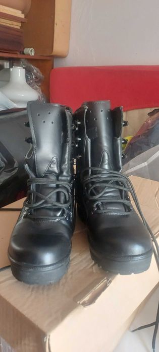 Бєрци чорні шкіряні 41 розмір