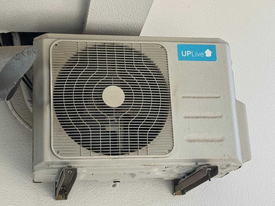 Ar Condicionado de Teto (18 000 BTU)