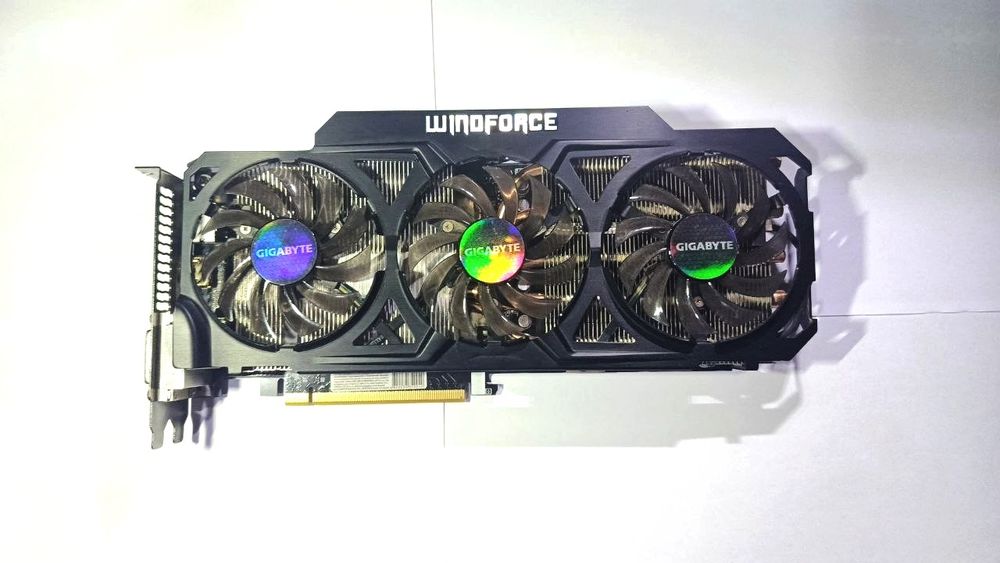 Відеокарта NVIDIA GeForce GTX 770 Gigabyte Windforce 3  кулери
