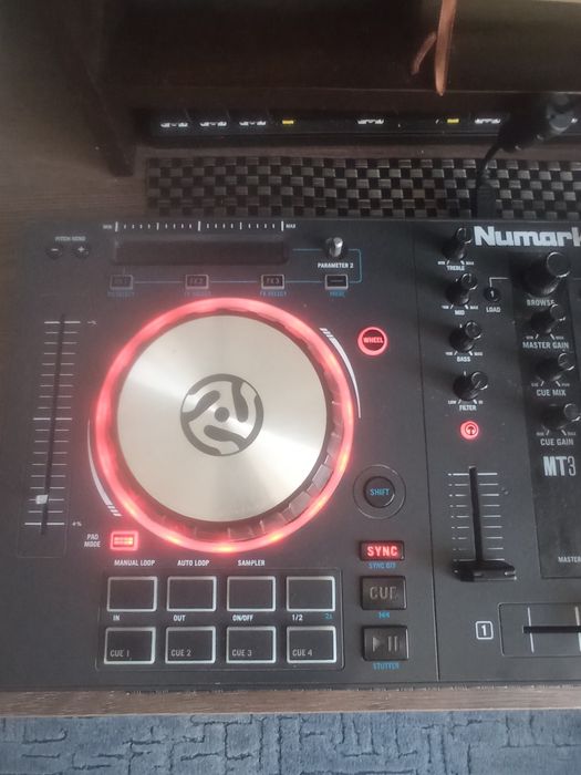 DJ контролер Numark Mixtrack 3 — повністю робочий, гарний стан
