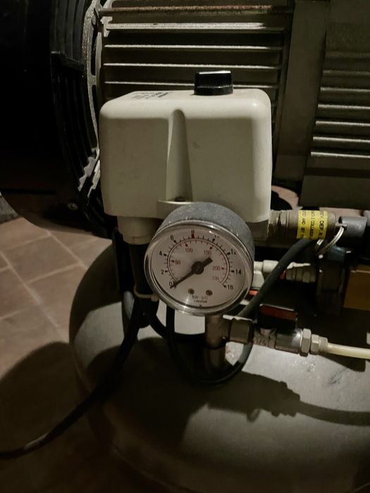 Compressor eletrico 24 L