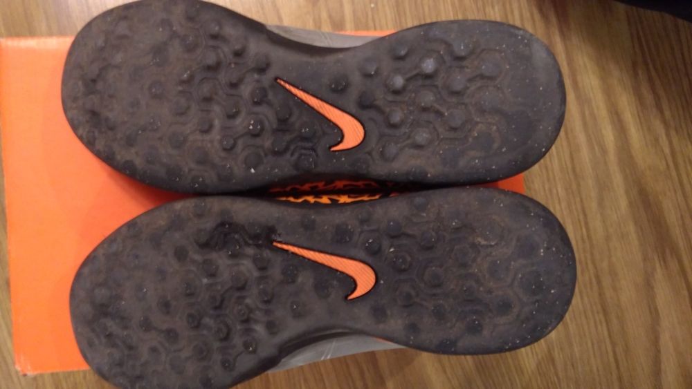Sprzedam buty turfy Nike Hypervenom r.38.5