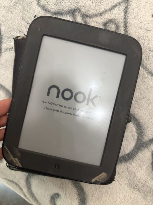 Електронна книга Barnes & Noble Nook Simple Touch