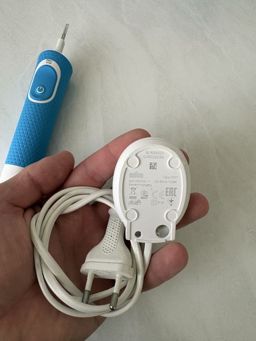 електрична зубна щітка Braun Oral-B