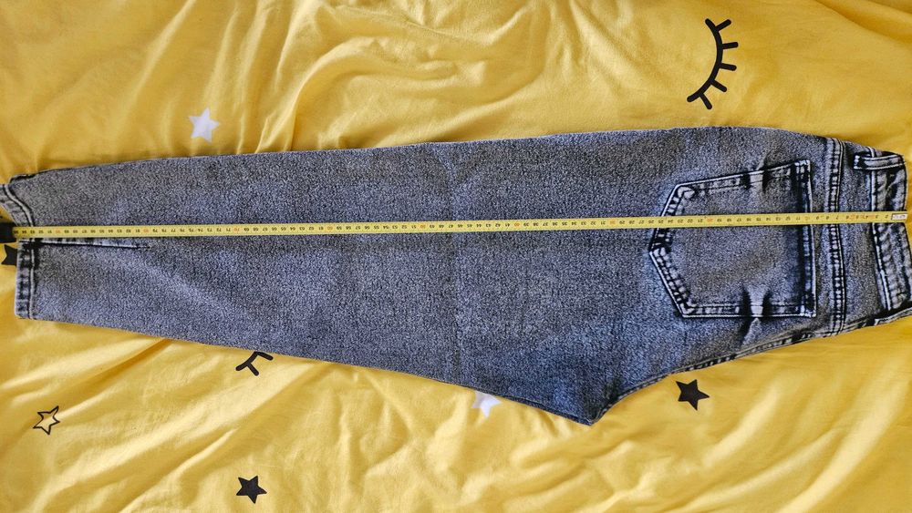 Продаю джинси-мом