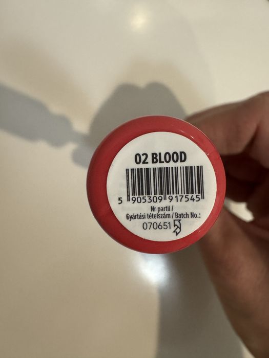 Wibo Raven’s Ink Shimmer Eyeliner kolor 02 Blood pojemność 8ml.