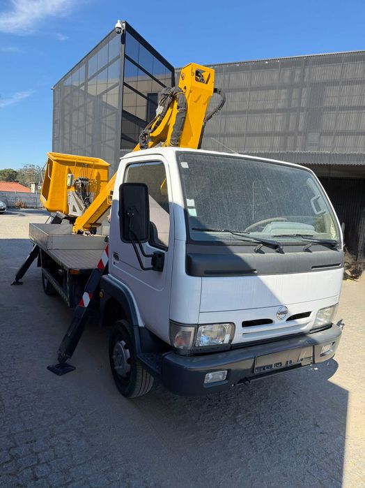 Nissan Plataforma elevatória, Barquinha 18mt