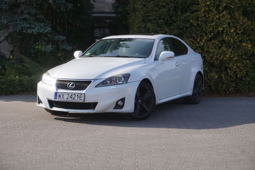 Lexus IS Tempomat • Kamera • Czuj. park. • Szyberdach • Nawigacja • Klima 2str.