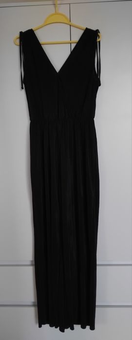 Długi czarny kombinezon Amisu