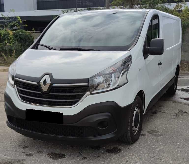 Wynajem lub wypożyczenie auta dostawczego busa Renault Trafic L2H1 hak