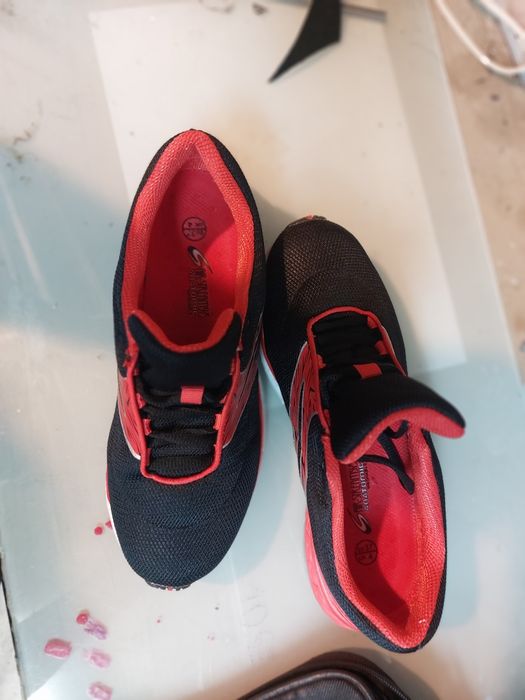 Buty młodzieżowe 37.