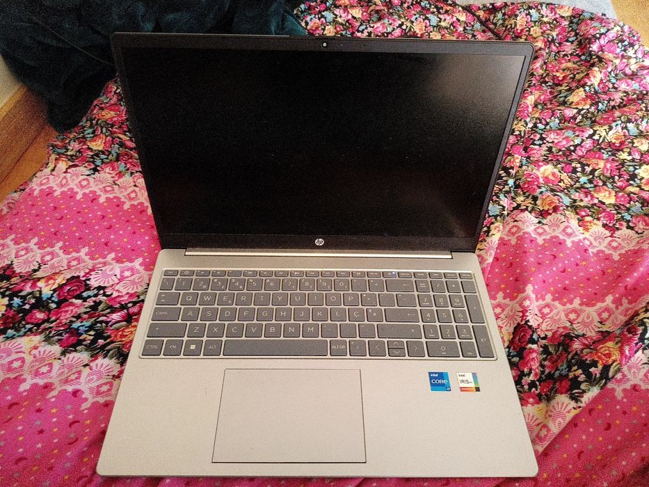 HP laptop 15 12th Gen Intel(R)core(TM)i7-1255U