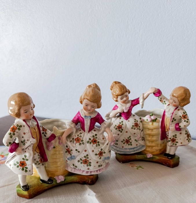 Par de Floreiras em Porcelana