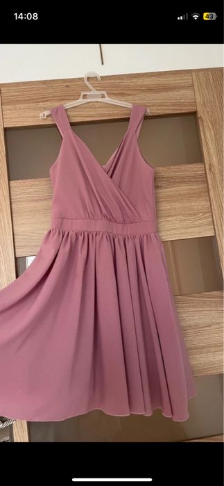 sukienka różowa.