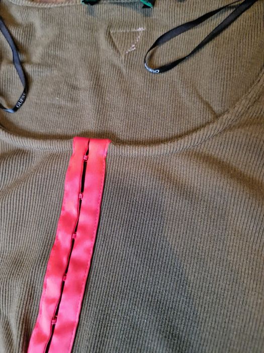Zjawiskowy komplet dzianinowy guess s