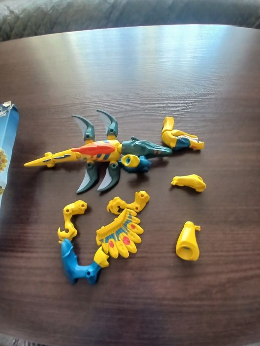 Dinozaur hasbro do składania