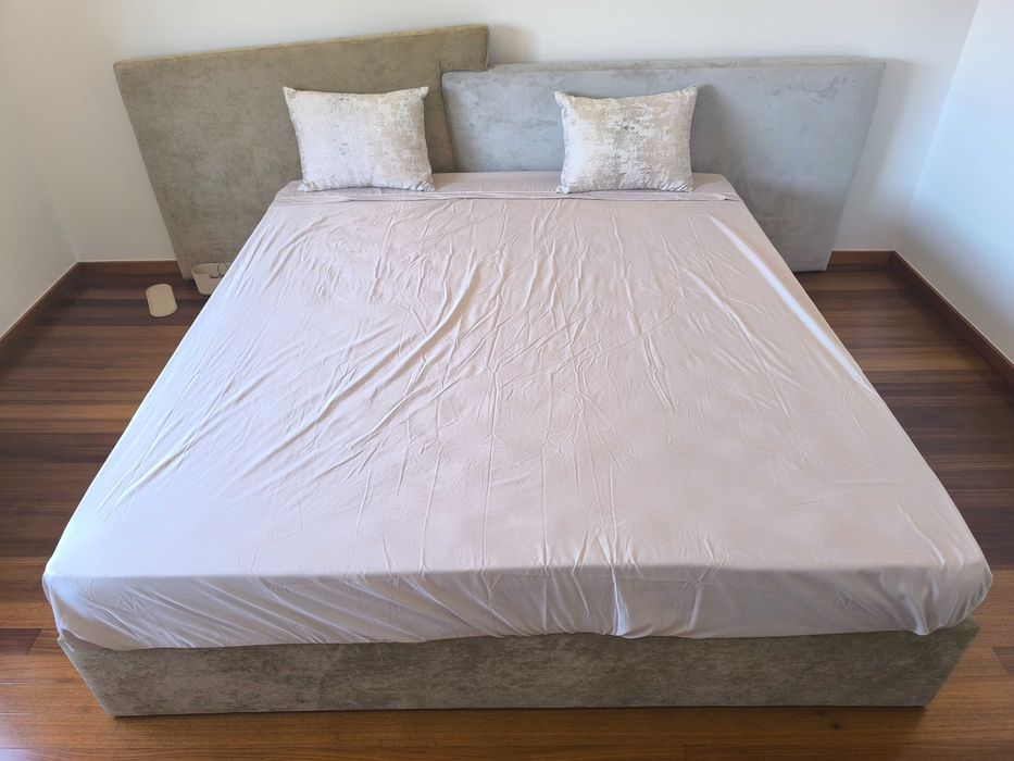 Cama de casal estofada (sem colchão)