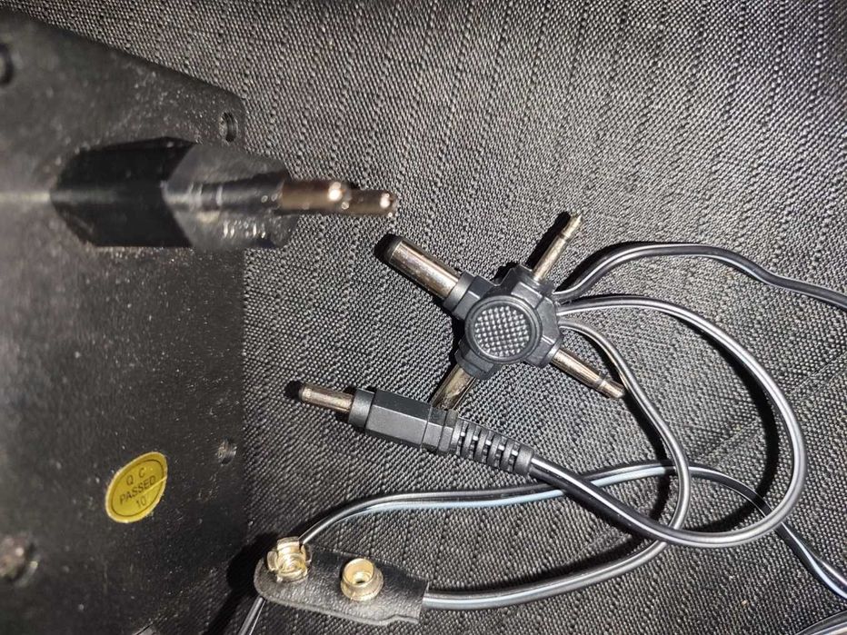 Universal AC/DC Adapter447445760046551043