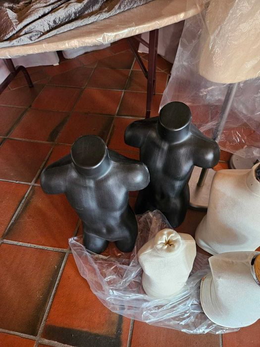 18 Manequis e bustos de criança