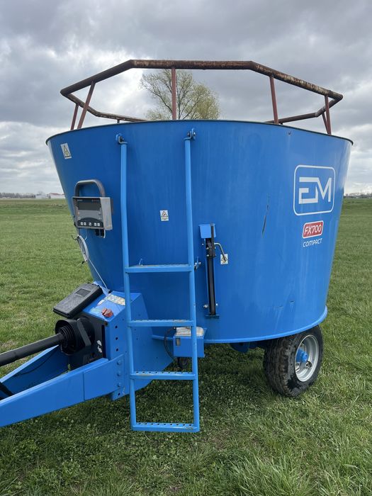 Paszowóz euromilk RINO FX700compact